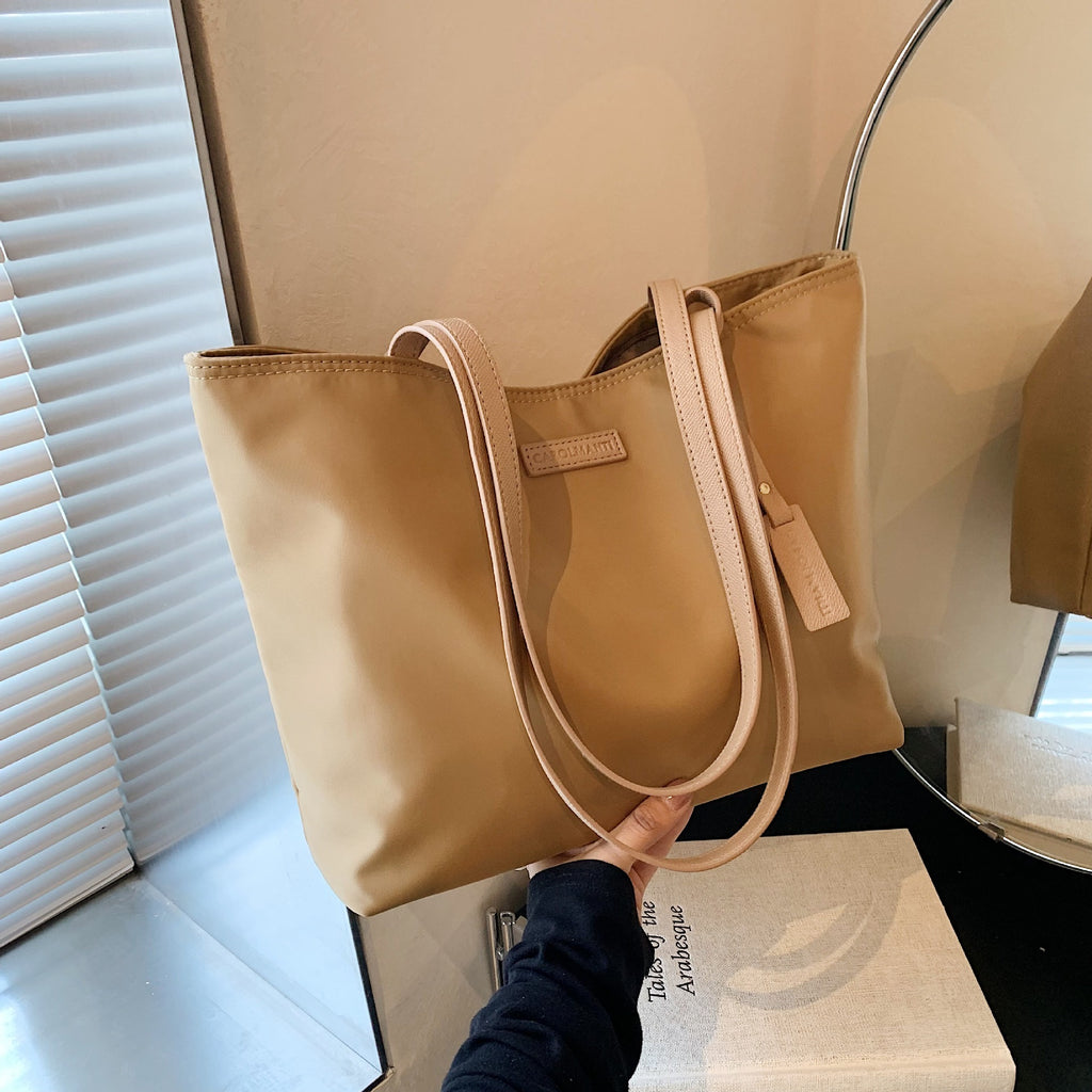 Women's Simple Large Capacity New Commuter High-grade Shoulder Bag