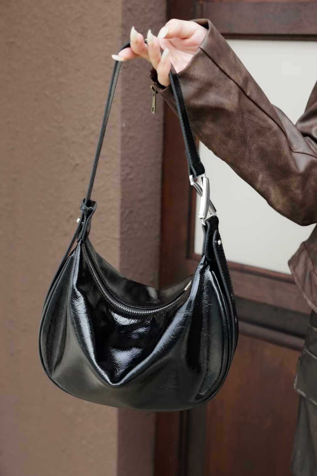 Women's Cow Leather Bag Single Shoulder Crossbody Oil Wax Leather Bucket Bag