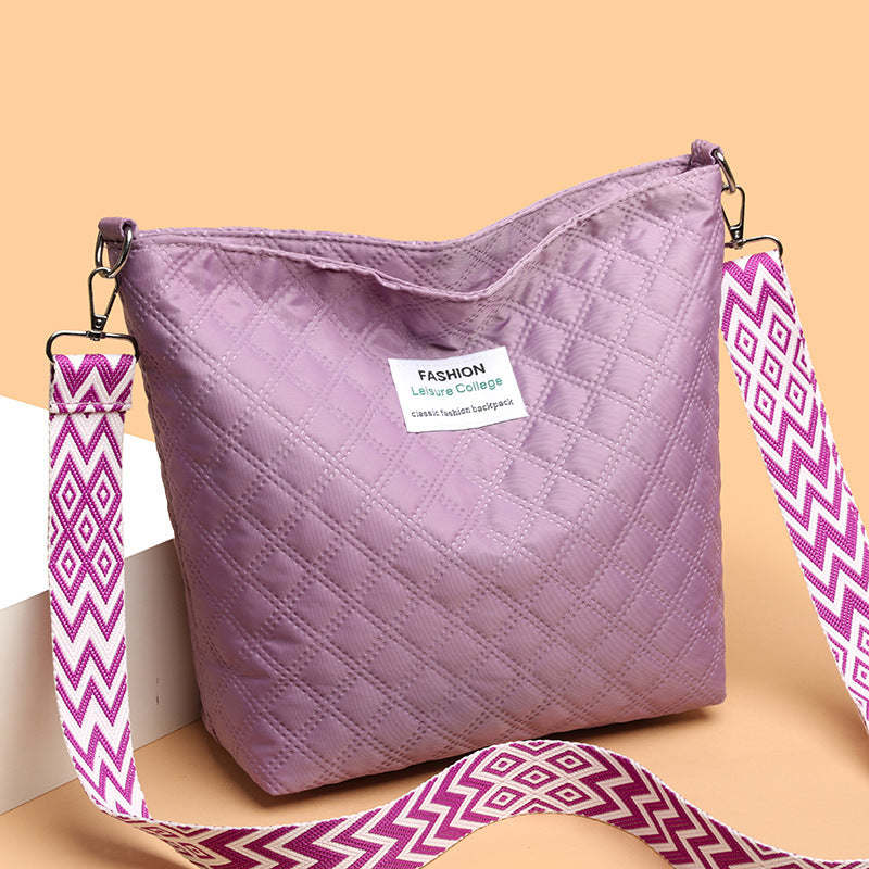 Fashion Quilted Shoulder Diamond Lattice Letter Label Large-capacity Crossbody Bag