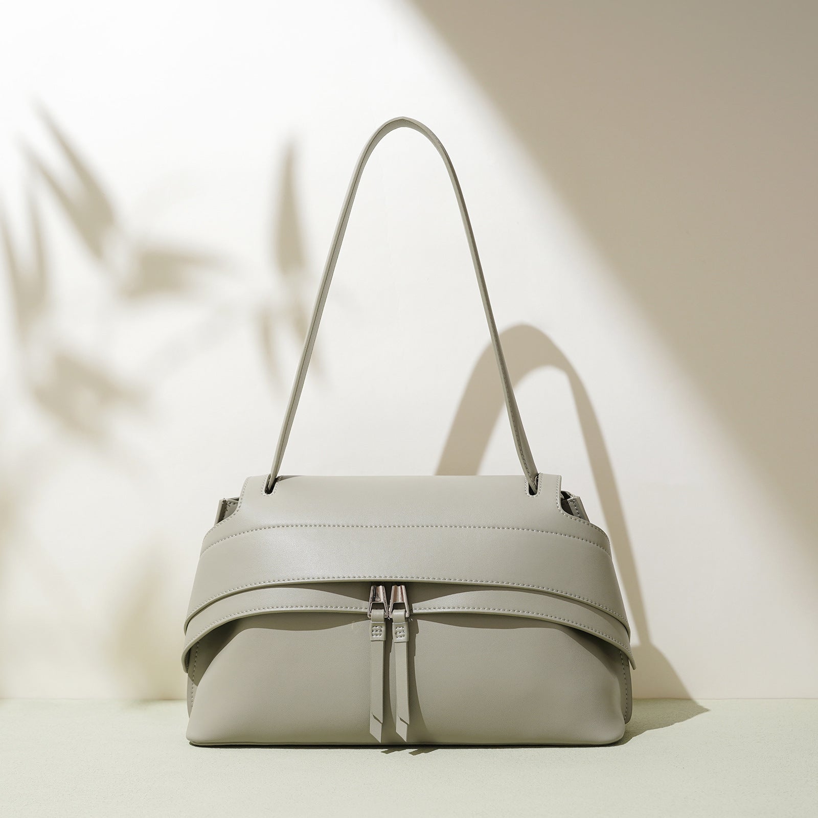 Design Handbag Versatile Travel Saddle Crossbody Bag