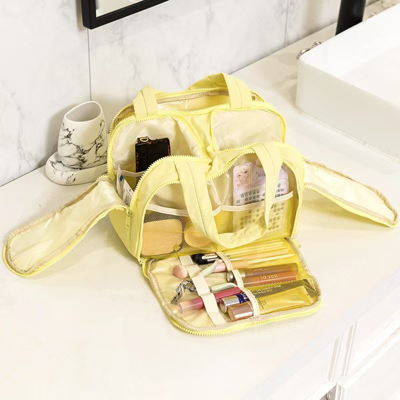 Lightweight And Large Capacity Partition Storage Travel Bag