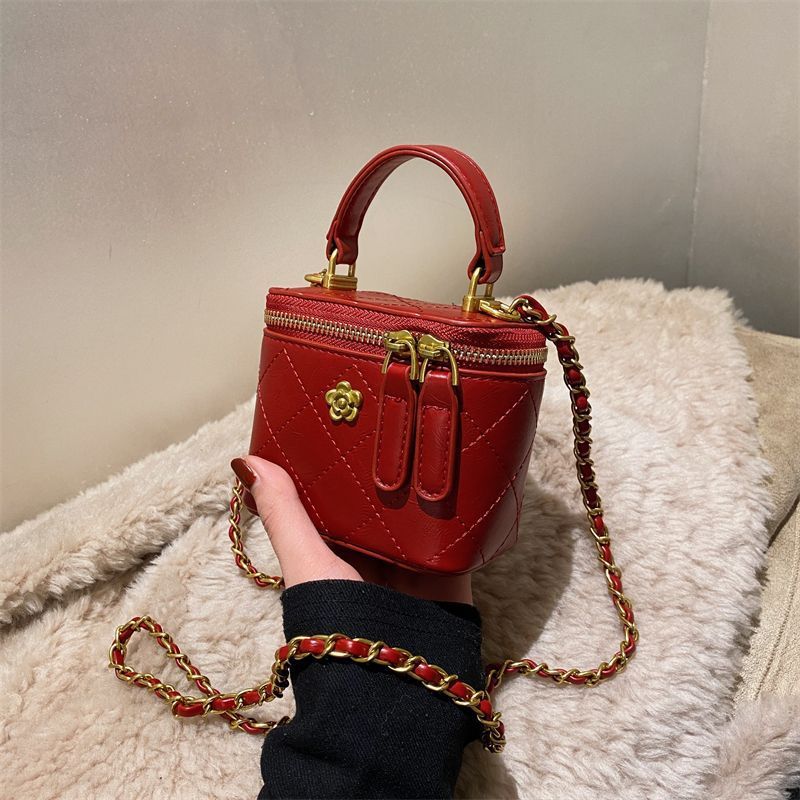 Portable Diamond Chain Mini Satchel