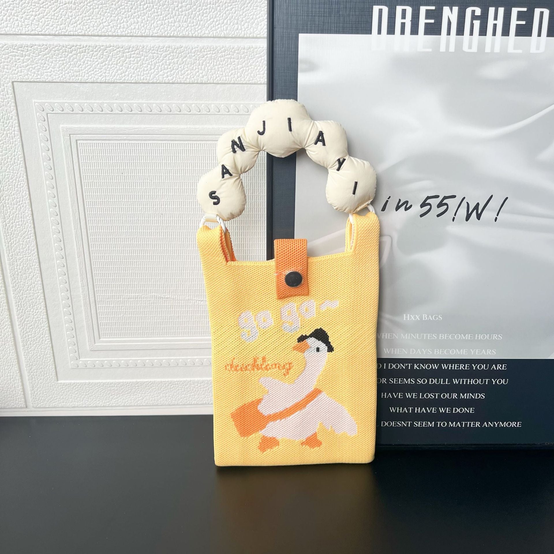 Cute Cartoon Knitted Bag Fashion All-match Messenger Bag High Sense Hand-carrying Shoulder Bag