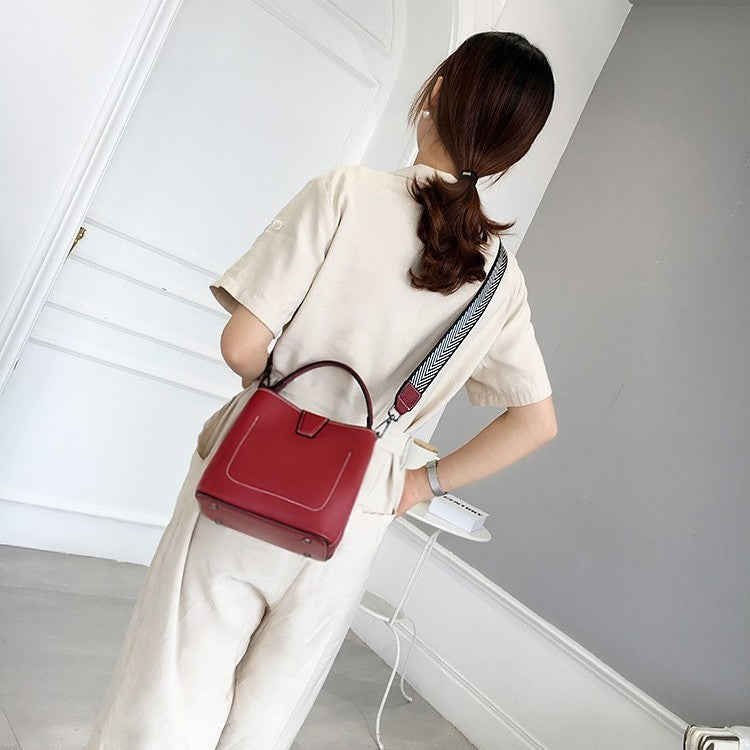 Fashionable Stylish Bucket Bag Shoulder Crossbody Bag Women's Bag Broadband