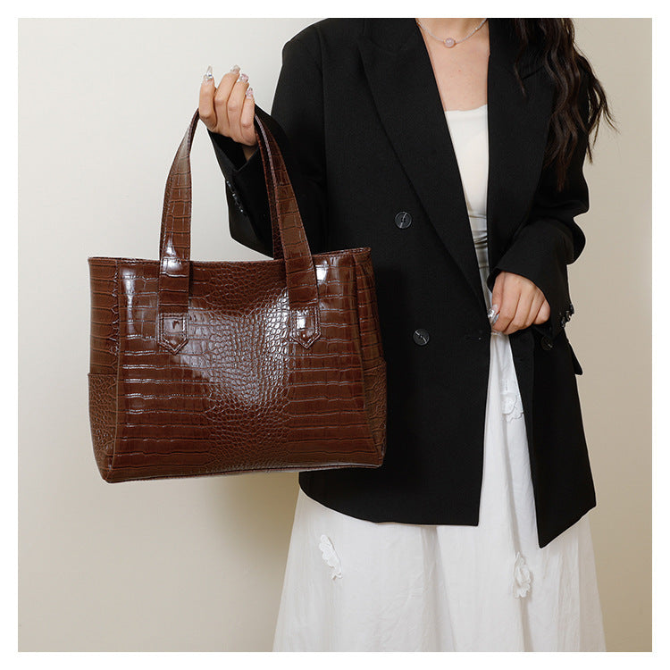Large Capacity One-shoulder Portable Stylish Simple And Versatile Commuter Bag